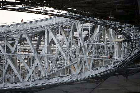 鳥巢最新建設(shè)進(jìn)展 鋼結(jié)構(gòu)頂層氣勢逼人，展現(xiàn)奧運(yùn)工程壯麗篇章